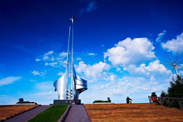 漠河县在哪个省的哪个市，漠河属于我国哪个省（必去景点+线路+美食+交通攻略）