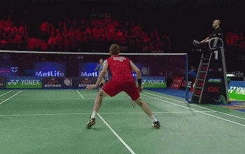 打羽毛球靠哪里发力，打羽毛球用什么地方发力（羽毛球的进攻利器“点杀”你会吗）