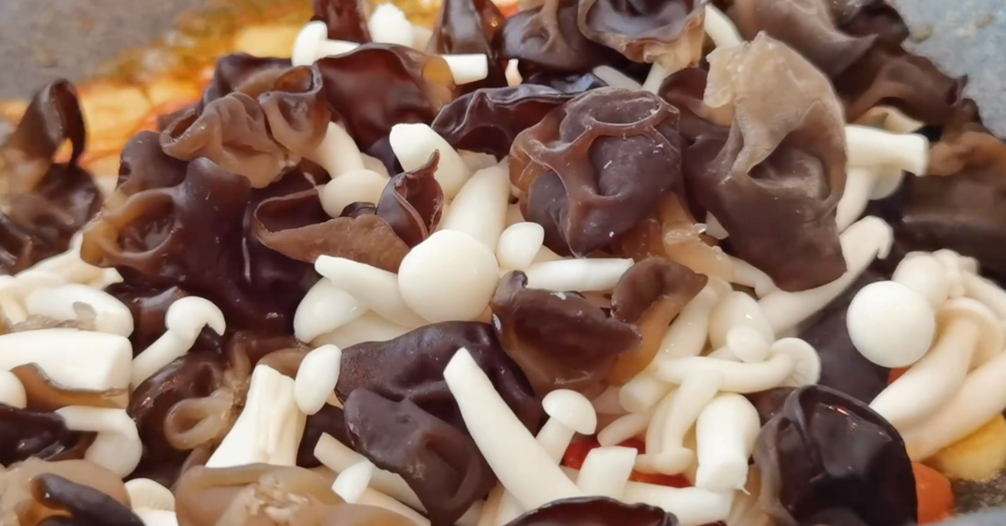 图片[6]-【白玉菇炒鸡蛋】做法步骤图 简单营养又美味 孩子常吃身体好-起舞食谱网