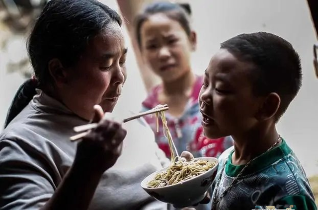 为什么广东人怕湛江人，广东人点灯是什么意思（粤西男女比例失衡全省最高）