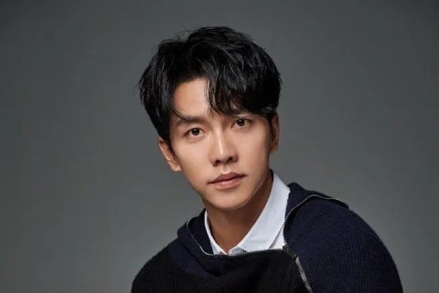 恭喜！34岁李昇基恋情曝光，曾是林允儿前男友，女方是星二代