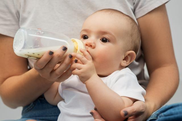 什么奶粉最接近母乳，哪种奶粉最接近母乳（妈妈爸爸注意避开这3个雷区）