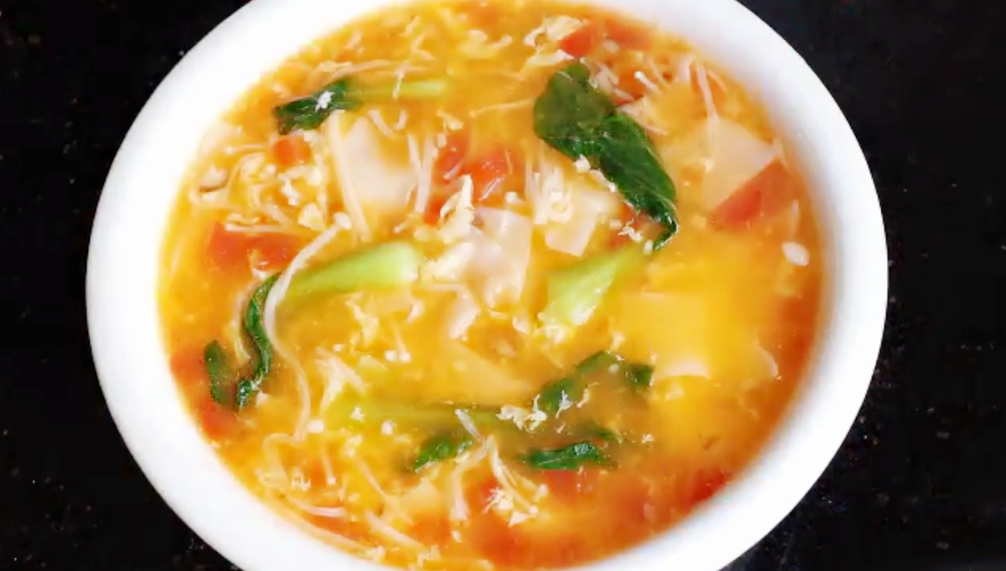 【金針菇餃子片湯】做法步驟圖 10分鐘搞定 營養(yǎng)又美味-起舞食譜網(wǎng)