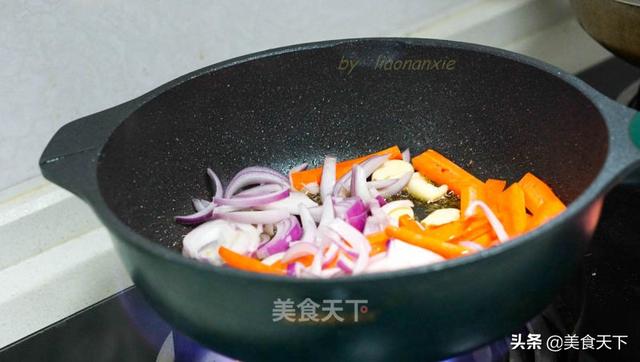 胡萝卜切丝怎么切，胡罗卜怎么炒好吃（看看别人家胡萝卜的做法）