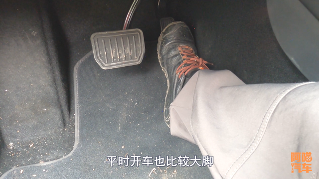 变速箱油多久换一次，汽车变速箱油多久换一次（变速箱油更换标准按时间还是里程）