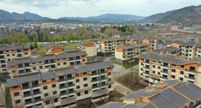 阿土勒尔村和悬崖村，阿土勒尔村在哪里（娶媳妇要18万礼金的悬崖村将搬迁）