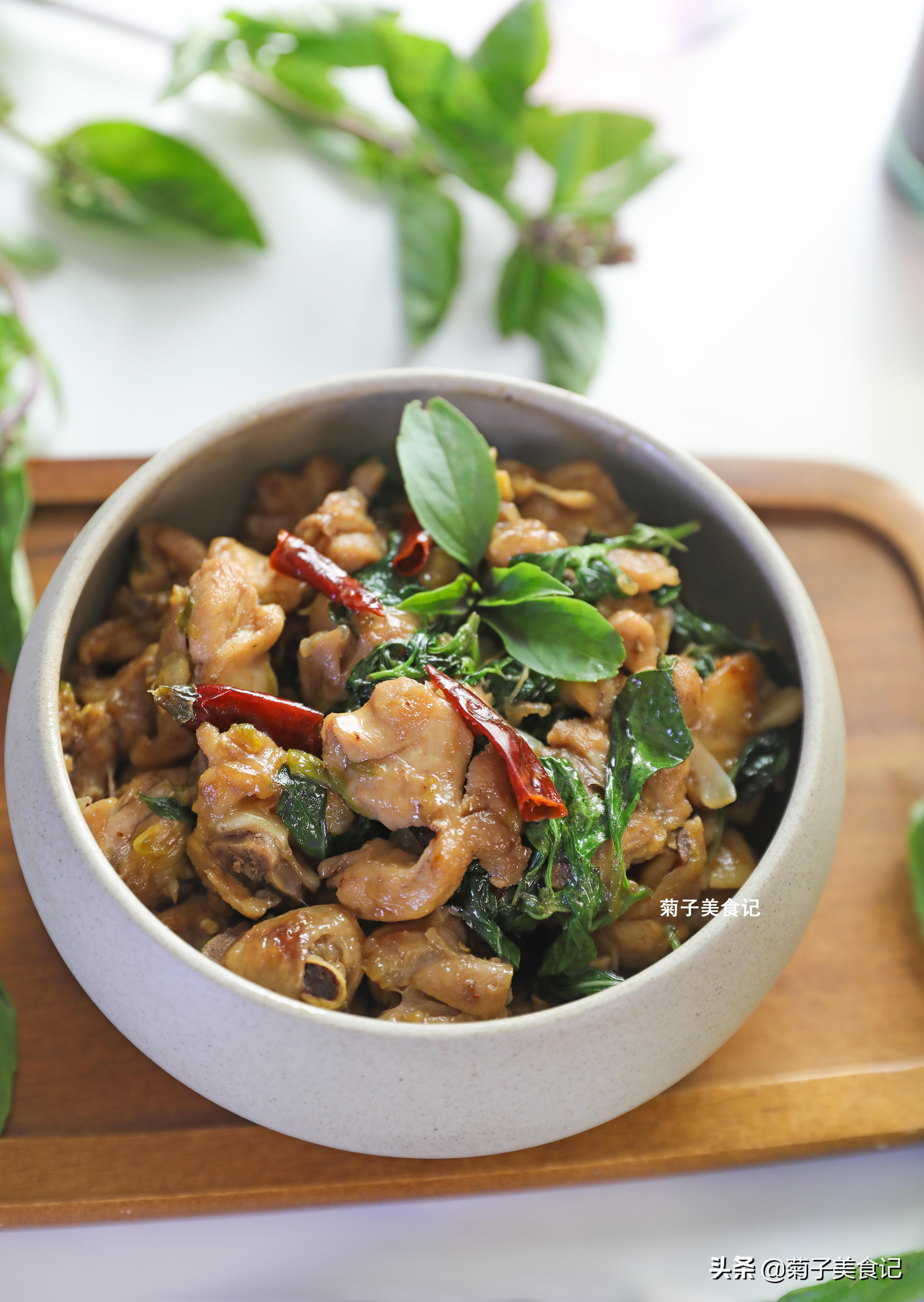 三杯鸡是哪三杯，台式三杯鸡是哪三杯（最重要的还有那香草罗勒叶）