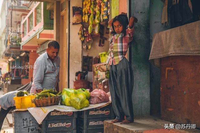 尼泊尔在哪，尼泊尔靠近中国哪个城市（尼泊尔那么穷，为何幸福指数高）