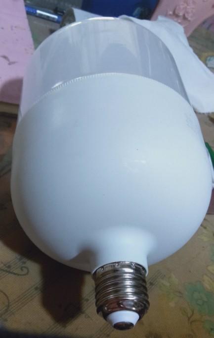 led灯珠一个多少伏（45瓦LED灯的内部构造）