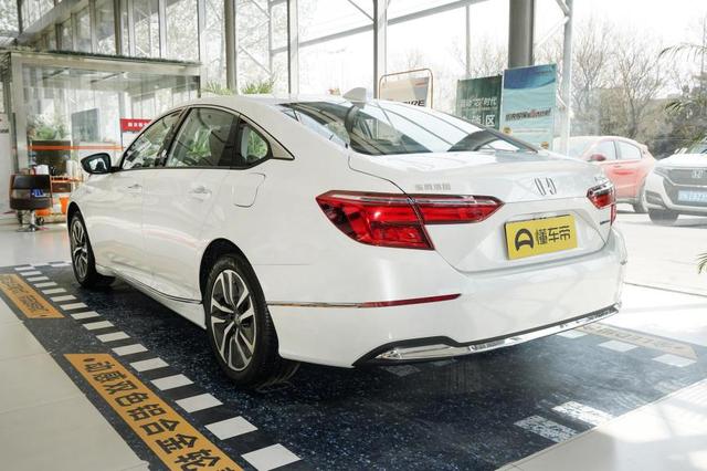 东风本田英诗派，本田英诗派的发动机跟雅阁一样吗（深度体验INSPIRE混动车型）