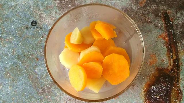 小汤圆甜品的做法，甜汤小汤圆的做法（新鲜红薯变软糯甜品小吃）