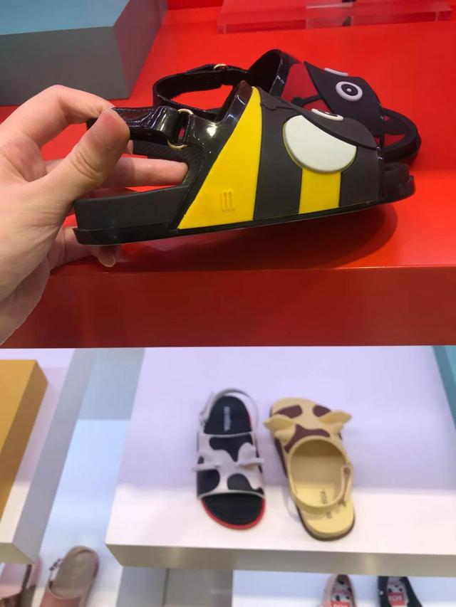 儿童凉鞋怎么选择比较好，儿童凉鞋到底要怎么选
