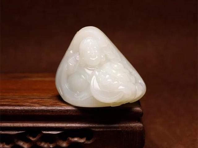 金蟾的寓意是什么，黑色金蟾的寓意是什么（如何在招财届里拥有一席之地）