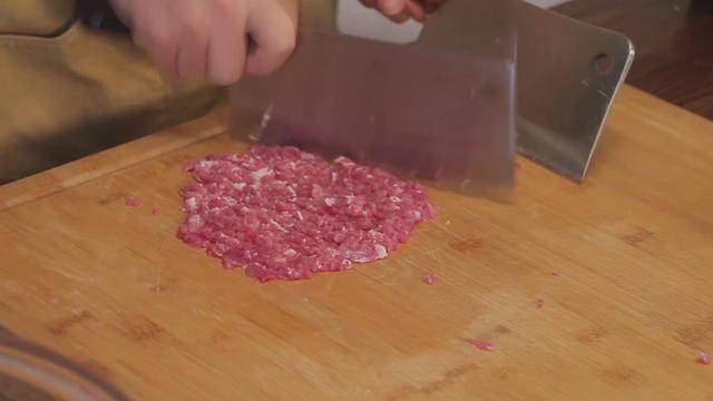 南昌正宗瓦罐汤怎么做，学做南昌瓦罐汤（家庭自制南昌瓦罐汤——鸡蛋肉饼汤）