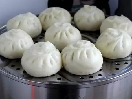 做包子发面要多久，做包子发面要多久时间（出锅后蓬松暄软不塌陷）