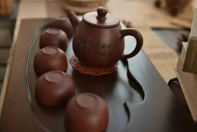 喝咖啡的心情唯美句子，喝咖啡说说美好心情短语（一杯清茶，云水禅心）