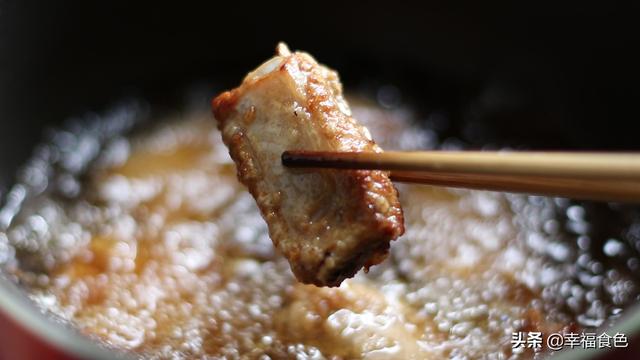 番茄酱酸甜排骨的做法，酸甜排骨用什么番茄酱（教你在家做茄汁排骨）