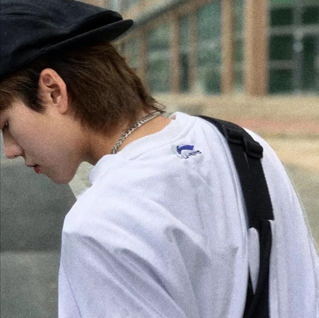 龙应该藏在云里你应该藏在心里，龙应该藏在云里你应该藏在心里表达了什么，微信头像（系列：龙应该藏在云里）