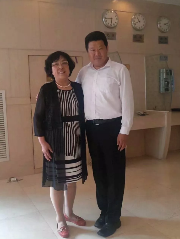 北京崇文小学，北京崇文小学换校长（一小是“坟头儿”的法华寺街小学）