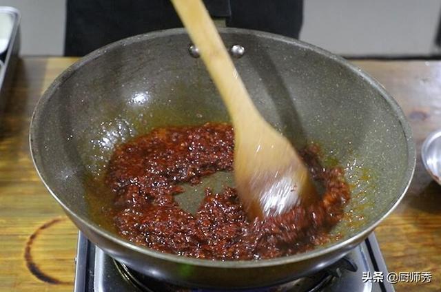 粉蒸肉要蒸多久，看看厨师长的方法（米粉蒸肉的做法 最正宗的做法）