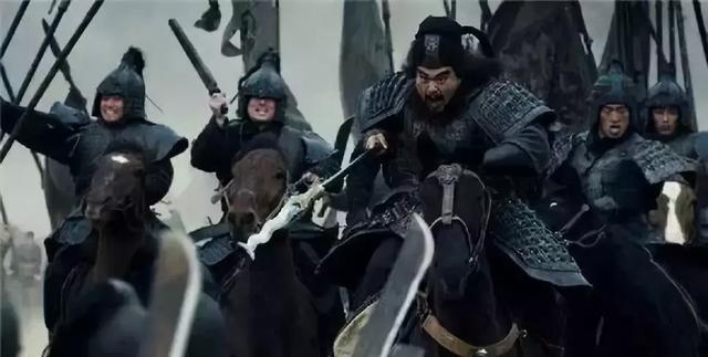 张飞用的是什么兵器，张飞的兵器（罗贯中为什么在《三国演义》中让张飞用蛇矛）