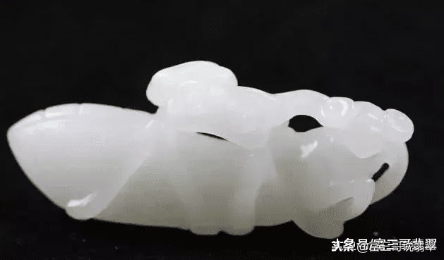 玉与翡翠的区别，翡翠和玉的区别（这些事你要分辨清楚）