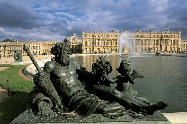 鲁尔危机的影响，鲁尔危机时间（鲁尔危机——法国鲁莽行动下的失败行动）