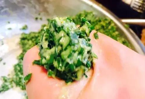 韭菜的做法，油菜的做法大全家常菜（家里连续一周每天都闻韭菜香）