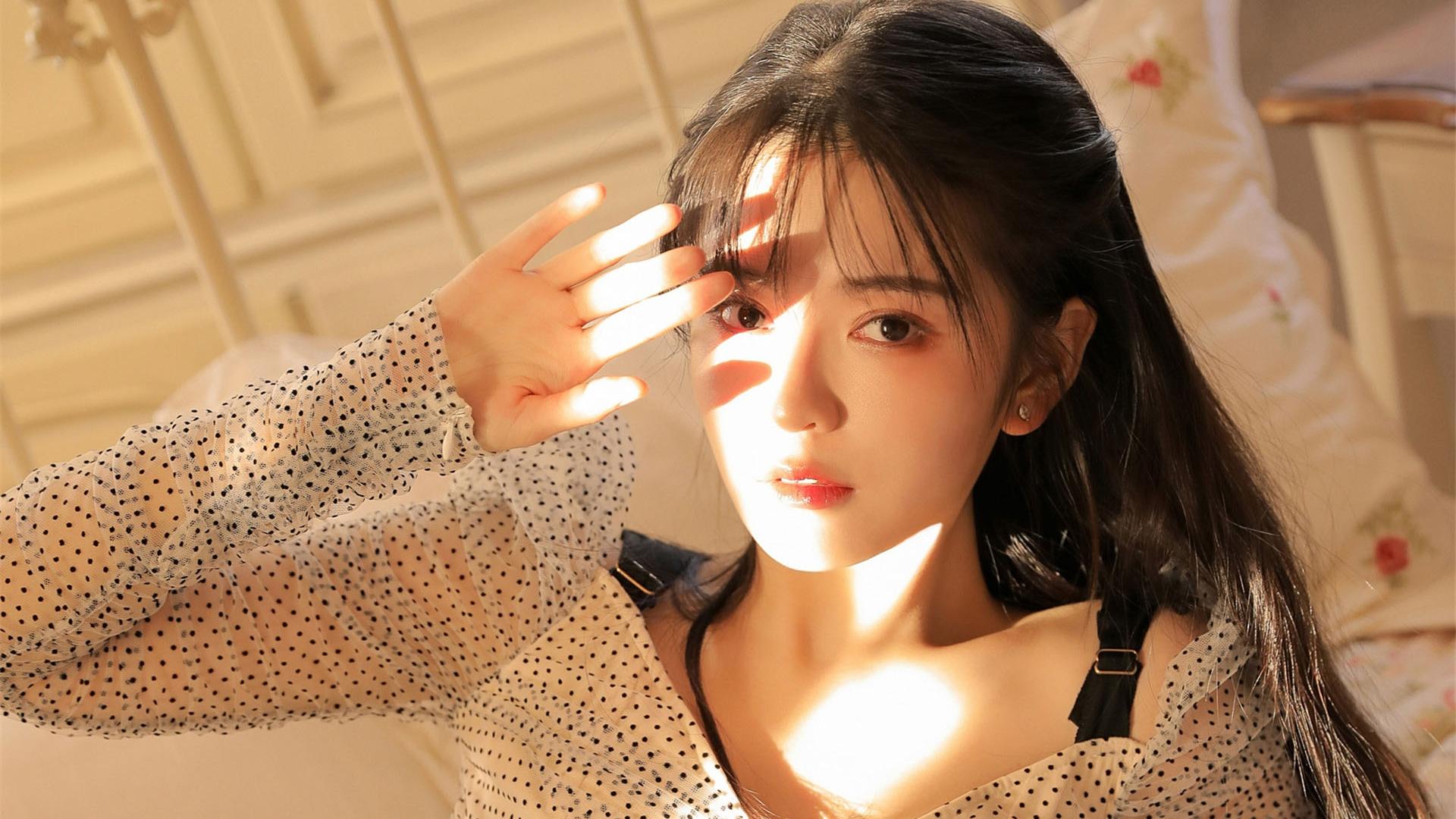 和内向的女生聊天，和内向的女生聊天好累（内向的女生，如何正确的追）