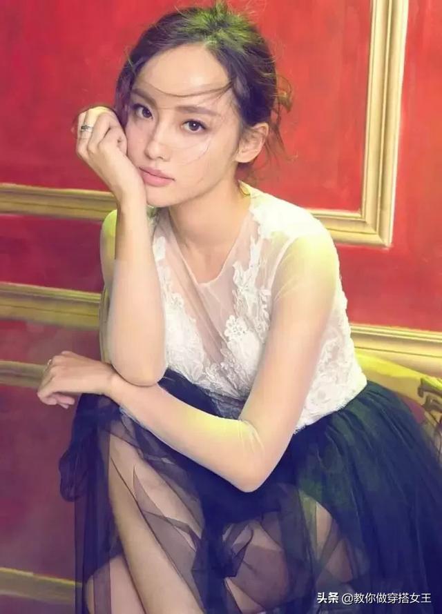 妻子团们为什么孤立张嘉倪，推秦岚、打场记、怼记者…张嘉倪综艺被孤立