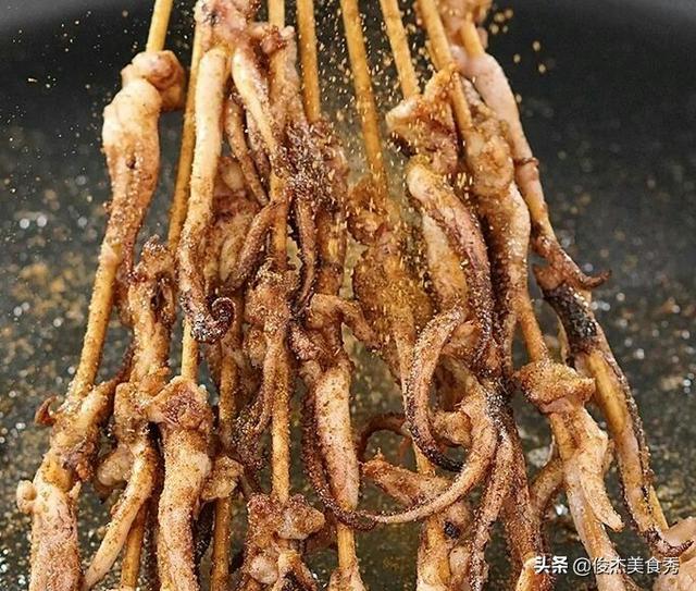 自制万能烧烤酱，在家自制烧烤酱（烧烤店用的万能烧烤酱是可以自己做的）