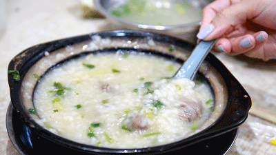 三亚小吃一条街在哪，三亚市区步行街小吃一条街（一条通往海边的美食老街）