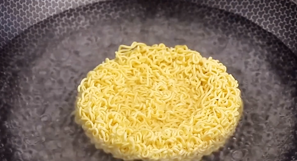 圖片[2]-【芝士方便面】做法步驟圖 營養又美味 比直接泡好吃多了-起舞食譜網