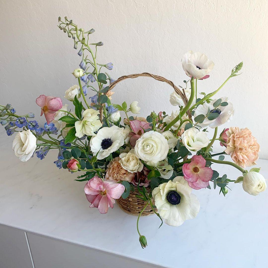 花篮唯美图片2356,520花篮图片(盛唐风格,唯美灵动的提篮插花)