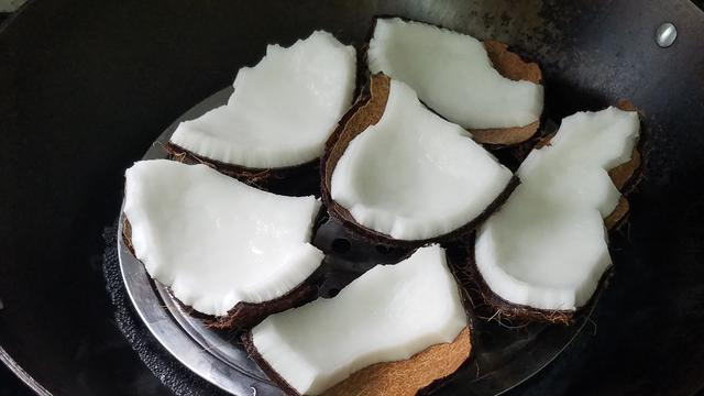 椰子煲鸡汤的做法，椰子煲鸡汤的美味做法（很多人都没喝过的一道靓汤）