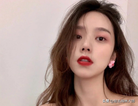 英文名女网名霸气，英文名女网名霸气grance（20个“冷艳”女生英文名）