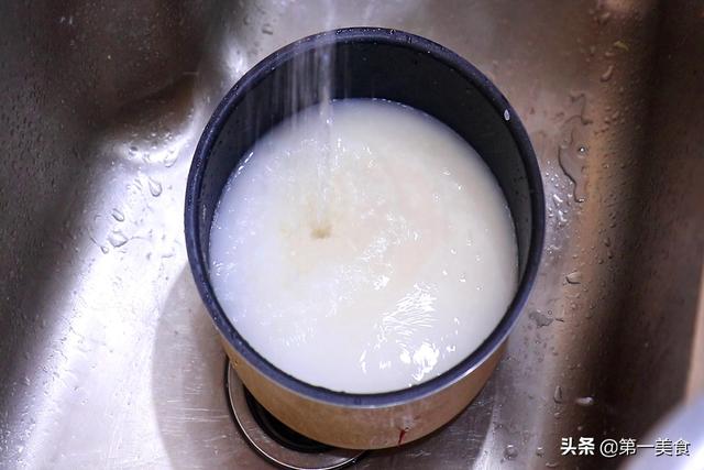 鸡蛋炒米饭的正确做法，米饭粒粒分明太香了