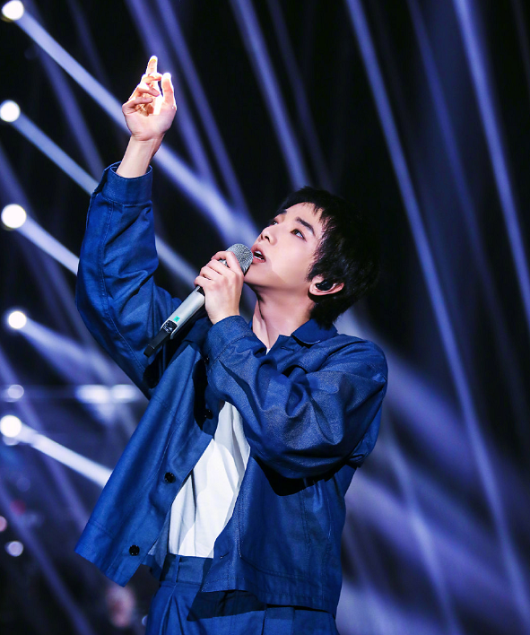 华晨宇哥谭歌词，华晨宇的全部歌曲歌词（这12首歌希望能让大众感到快乐）