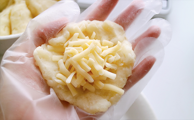 超能拉丝的芝士土豆饼吃一口就停，超能拉丝的芝士土豆饼