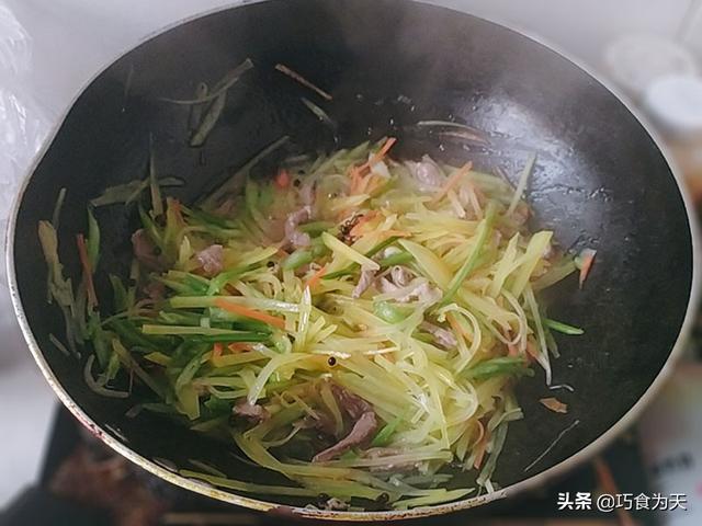 芹菜土豆条的做法，土豆炒芹菜怎么做好吃（芹菜土豆丝的家常做法）
