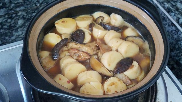 豆腐炖鱼的做法，豆腐炖鱼最简单的做法（豆腐炖鱼这样做）