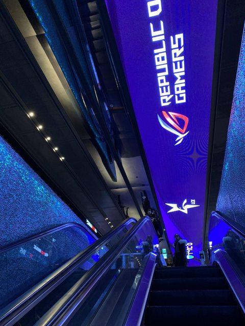 14000韩元，韩国硬币 （台湾网友带你走进LCK新场馆）