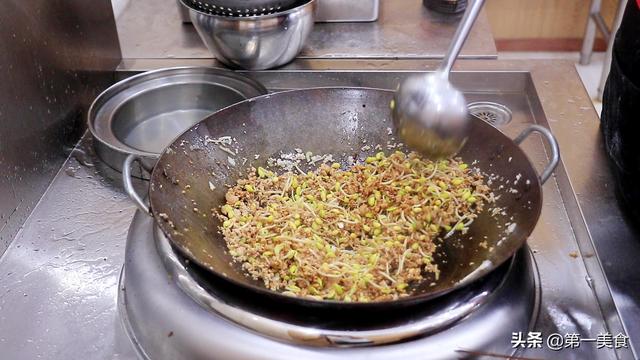 芝麻叶怎么做好吃，嫩芝麻叶怎么做好吃（芝麻叶面条这样做）