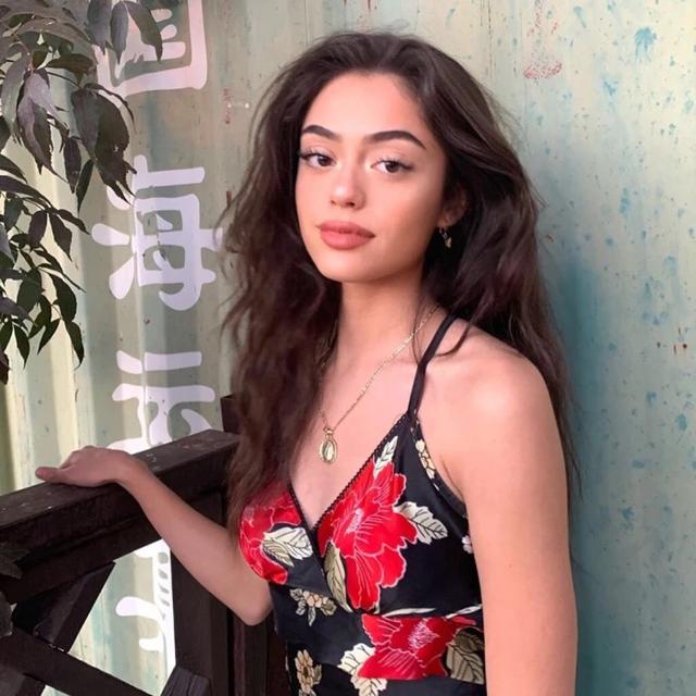 女御/风格/人都有各自的耿耿于怀，微信头像，女御/风格/人都有各自的耿耿于怀（优质欧美女头像）