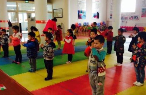 幼儿尿裤子案例分析（3岁儿子在幼儿园尿裤子）