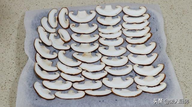 炒冬菇怎么做，冬菇怎么做好吃（炒菜再也不加味精了）