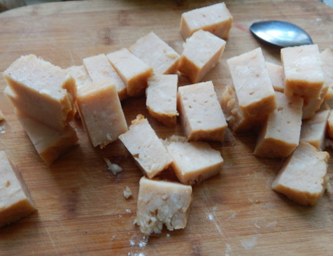 鱼豆腐怎样制作，鱼豆腐怎么制成的（教你在家自制鱼豆腐）