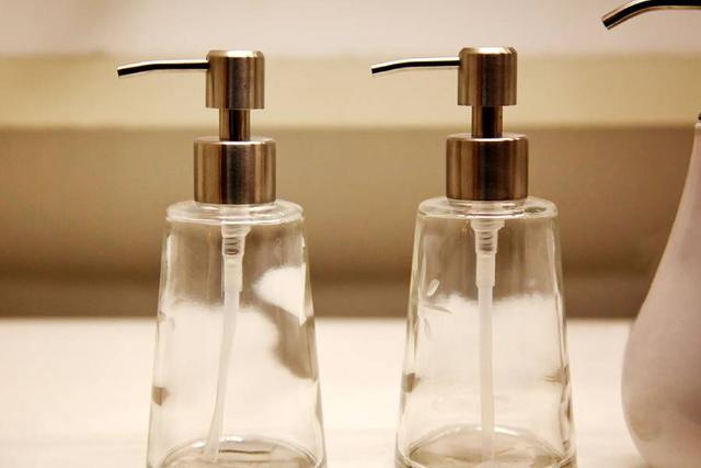 钢笔水弄手上怎么才能洗掉，米汤洗手液比较费时间