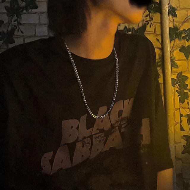 最凉不过人心图片，最凉不过人心，微信头像（也觉得冷可我不会拥抱别人）