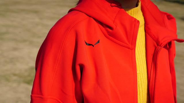 沙里瓦是什么意思，沙乌沙里瓦是什么意思（新年用红蓝新衣组CP-沙乐华男女羽绒服）